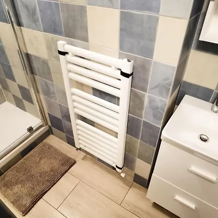Appartement New Deco With Private Yard 150m To Rer