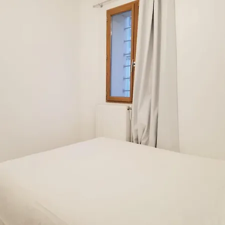 New Deco With Private Yard 150m To Rer Appartamento *